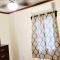 2 bedroom apartmen in the heart of west end!