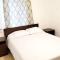 2 bedroom apartmen in the heart of west end!