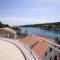 Apartments by the sea Basina, Hvar - 8754 - Vrbanj