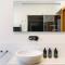 Colored and spacious flat close to Navigli by Easylife