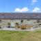 Finest Retreats - Moelis Granary - Luxury Cottage with Hot Tub - Llandrillo