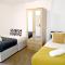 Cozy 4 Bedroom House in Smethwick with 4 bathrooms perfect for contractors and families