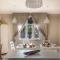 LA SVOLTA VANZAGO BED AND BREAKFAST