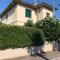 LA SVOLTA VANZAGO BED AND BREAKFAST