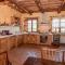 3 Bedroom Awesome Home In Civitella Dagliano