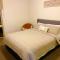 Austral Place 88 via Merri River - وارنامبول