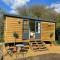 Hettie Luxury shepherds hut - Semley