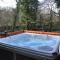 L11 - The Harlech Lodge with Hot Tub - بيثيسدا