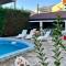 3 Bedroom Apartment with pool - Čeluga