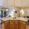 Beautifully Updated PC condo w Pool, Hot Tub, Gym!