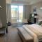 Sandton Skye Stylish Apartment free WIFI & Gym