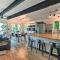 Dreamy Wooded Cabin with Private Beach and Kayaks! - 奥林匹亚