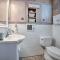 Oceanside Getaway with Beach Access and Home Gym! - 库斯贝