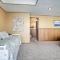 Oceanside Getaway with Beach Access and Home Gym! - 库斯贝