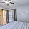 Breezy Largo Getaway - 5 Minutes to Beach!