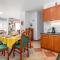 Family-friendly apartments with swimming pool Rijeka - 14294