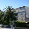 Apartments with parking spaces Makarska - 16521