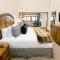 Luxury Three Bedroom Suite with Three Kings apartment hotel - بارك سيتي