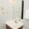 Stroll to Slopes, Village Area, Ski in-out MtLodge 343