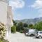 Apartments with parking space Klis, Split - 16979