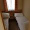 PG49 8 BERTH PET FRIENDLY CARAVAN GOLDEN PALM