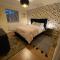 Luxury 4-5 Bed Home with Games Room and Balcony - 纽敦