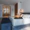 Milestones Naxos