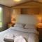 Plum Tree Lodge Set in 2 acres of Private Land