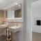 Spectacular Views - 5 Bedroom House and Unit - Free Parking - Free WIFI