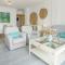Coral Paradise Apartment with Swimming Pool