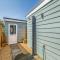 Pass the Keys Charming Chalet A Stones Throw From The Beach - 奇切斯特