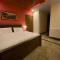 AK Hotel & Suites