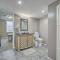 Lovely 3- bedroom apartment with street parking.