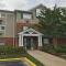 HomeTowne Studios & Suites by Red Roof Charlotte - Concord