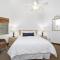 Beach House Inn & Suites