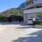 Apartments with a parking space Makarska - 3751