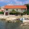 Apartments by the sea Kustici, Pag - 4081 - Zubovići