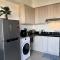 Cozy Studio, super fast internet, workspace and washer