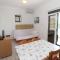 Apartments by the sea Mandre, Pag - 4084