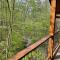 Cricket Hill Treehouse by Amish Country Lodging - ميلرزبورج