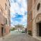 Bright Apartment On Venetian Roofs R&R