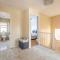 SPACIOUS 3 BEDROOM HOME - GREAT FOR FAMILIES!