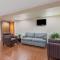Super 8 by Wyndham Lexington Hamburg Area