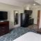 Days Inn & Suites by Wyndham Cleburne TX