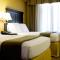 Holiday Inn Express Hotel & Suites Dallas Fort Worth Airport South by IHG