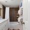 Hosteeva Oceanfront Spectacular Condo