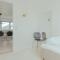 5 BR Penthouse Apartment / Downtown / Marina