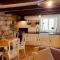 Cosy 400yr old Cottage, Flowergate, Whitby, Sleeps 6