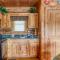 Alone At Last- Hot Tub, Cozy Cabin Retreat in the Smokies