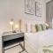 Deal of the Week Stylish 1BR with Partial Burj Views by Deluxe Holiday Homes - Dubai